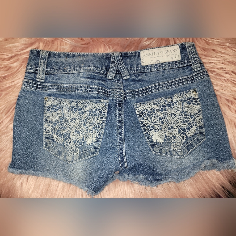 AMETHYST DISTRESSED JEAN SHORTS - Picture 2 of 6